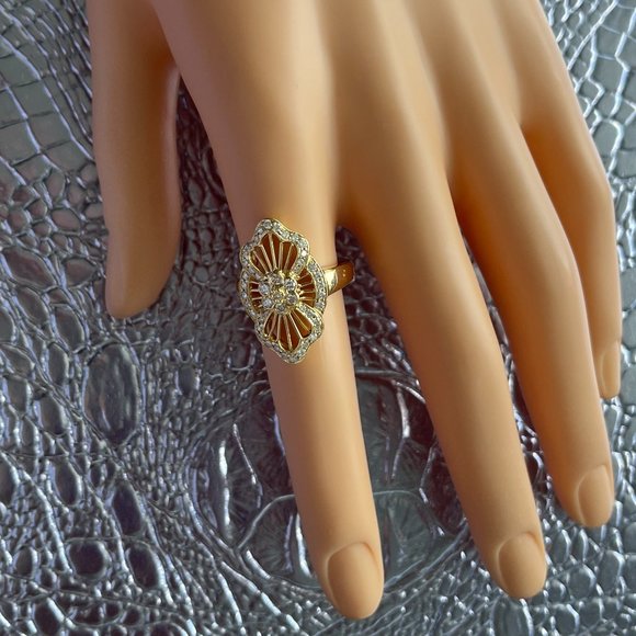 Diamond Ring - Picture 2 of 16